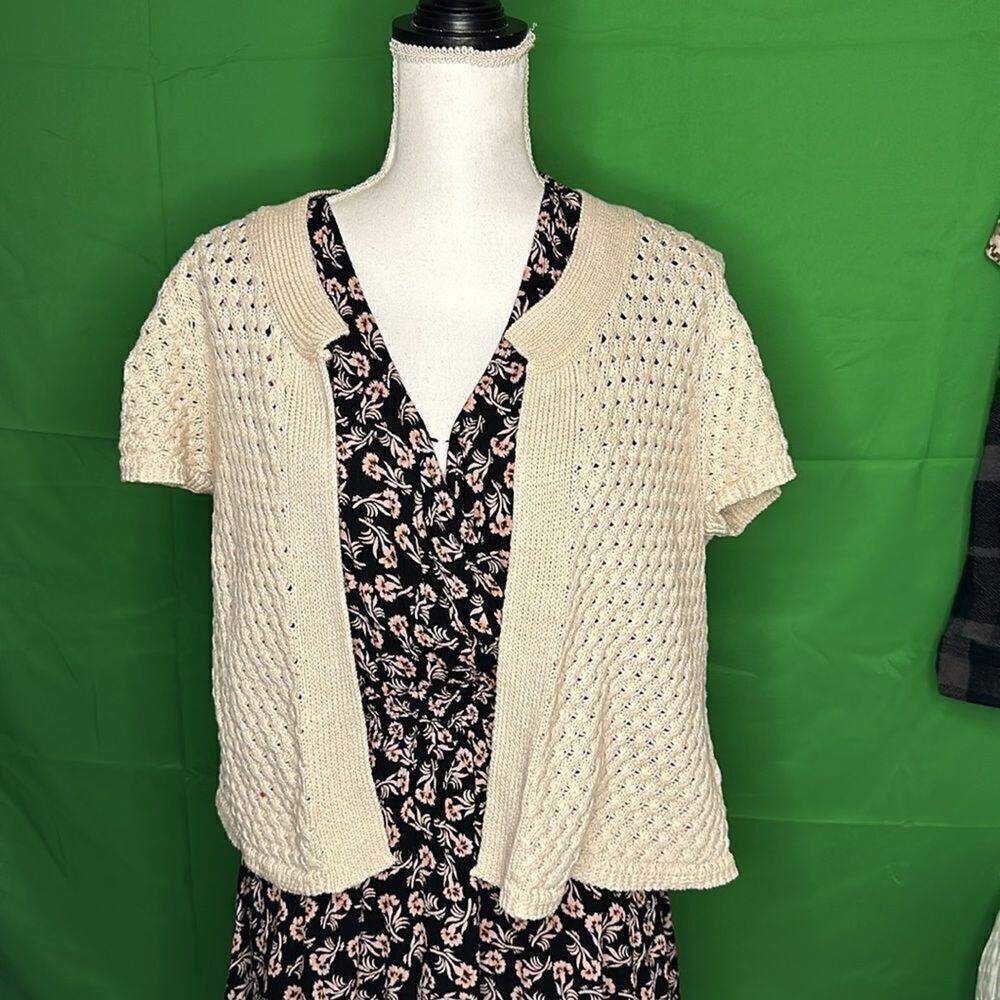 Dana Buchman Cream Woman’s Vest Size Large